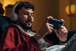 从电子邮件到视频流，海外互联网日常活动概览（2025）